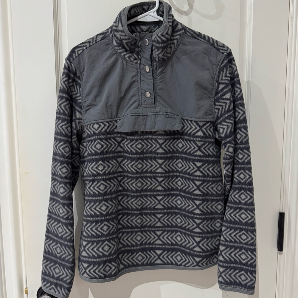 Gray Patterned Pullover Fleece